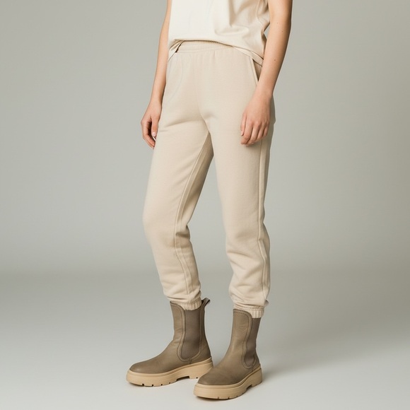 Luca Ferri Chelsea Boots | Beige Leather | Women’s Size 36 - Picture 2 of 9